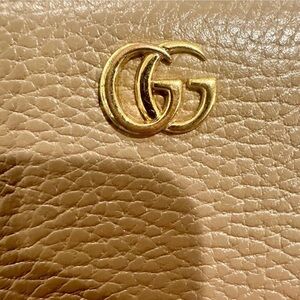 Gucci Beige Leather Wallet with Gold Logo